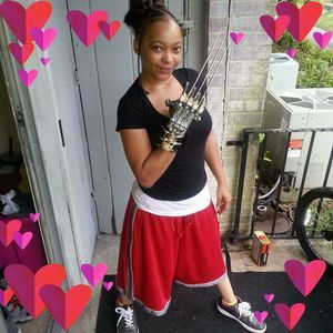 Meet your Posher, Debora